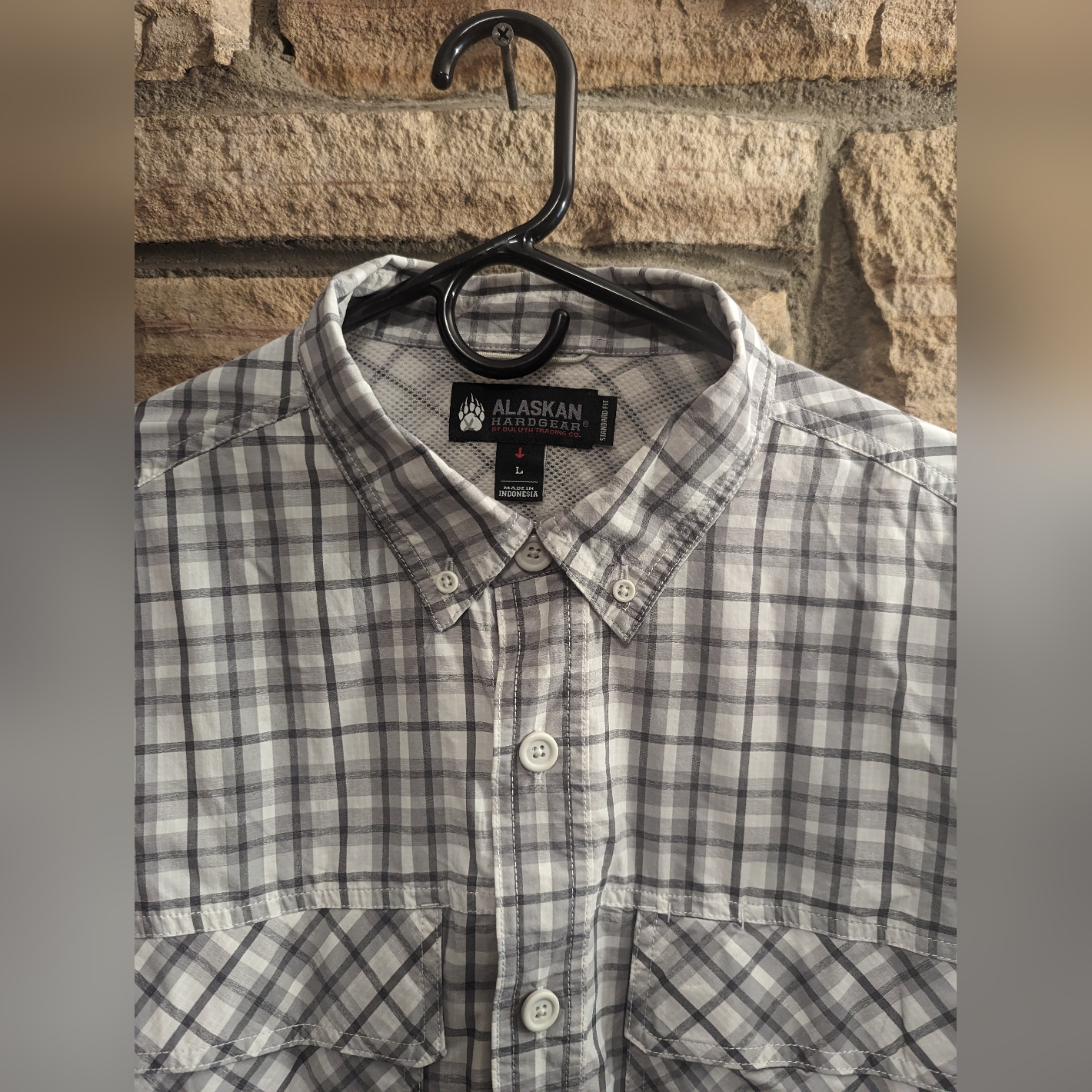 Duluth Trading Co Men's Button-Down Plaid Shirt In White And Gray
